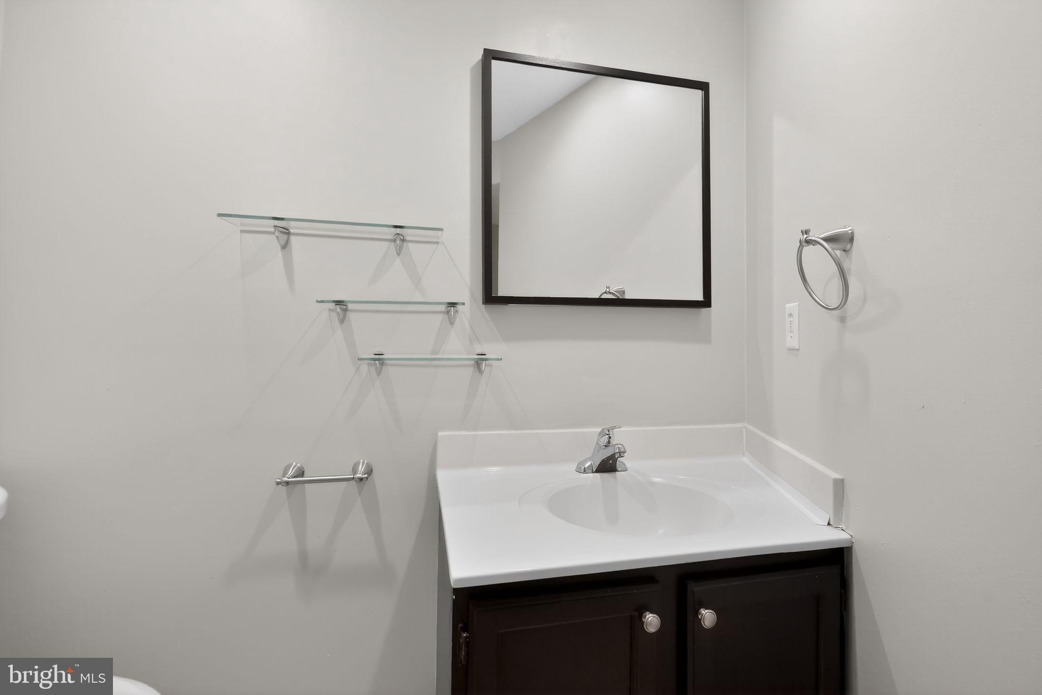 11186 Silentwood Lane Reston, VA 20191 - Photo 15 of 26