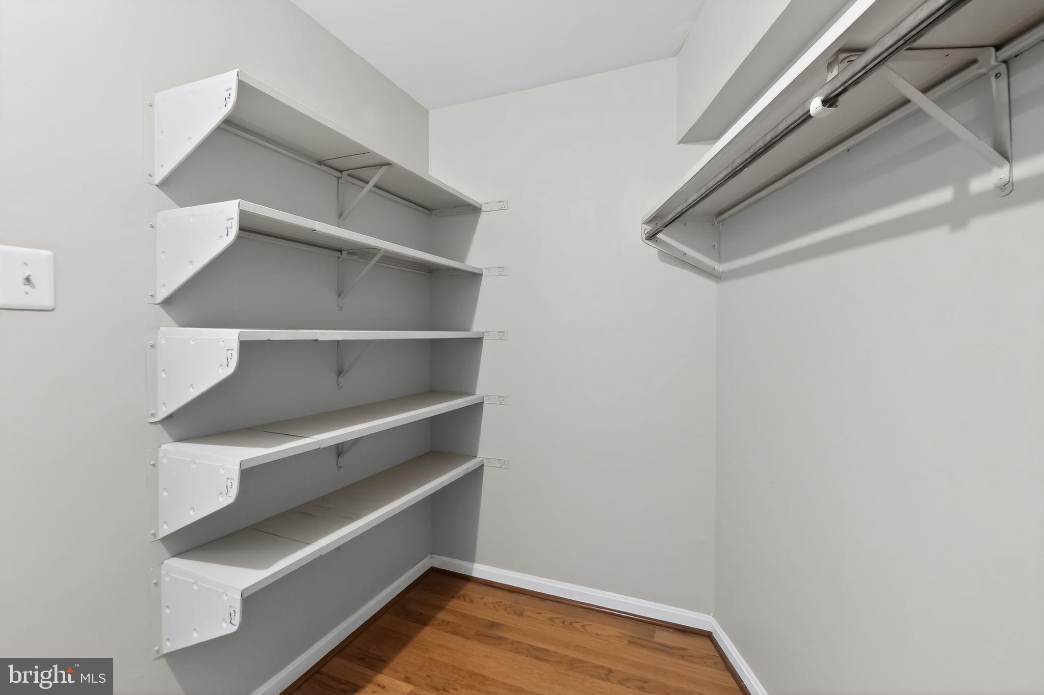 11186 Silentwood Lane Reston, VA 20191 - Photo 17 of 26