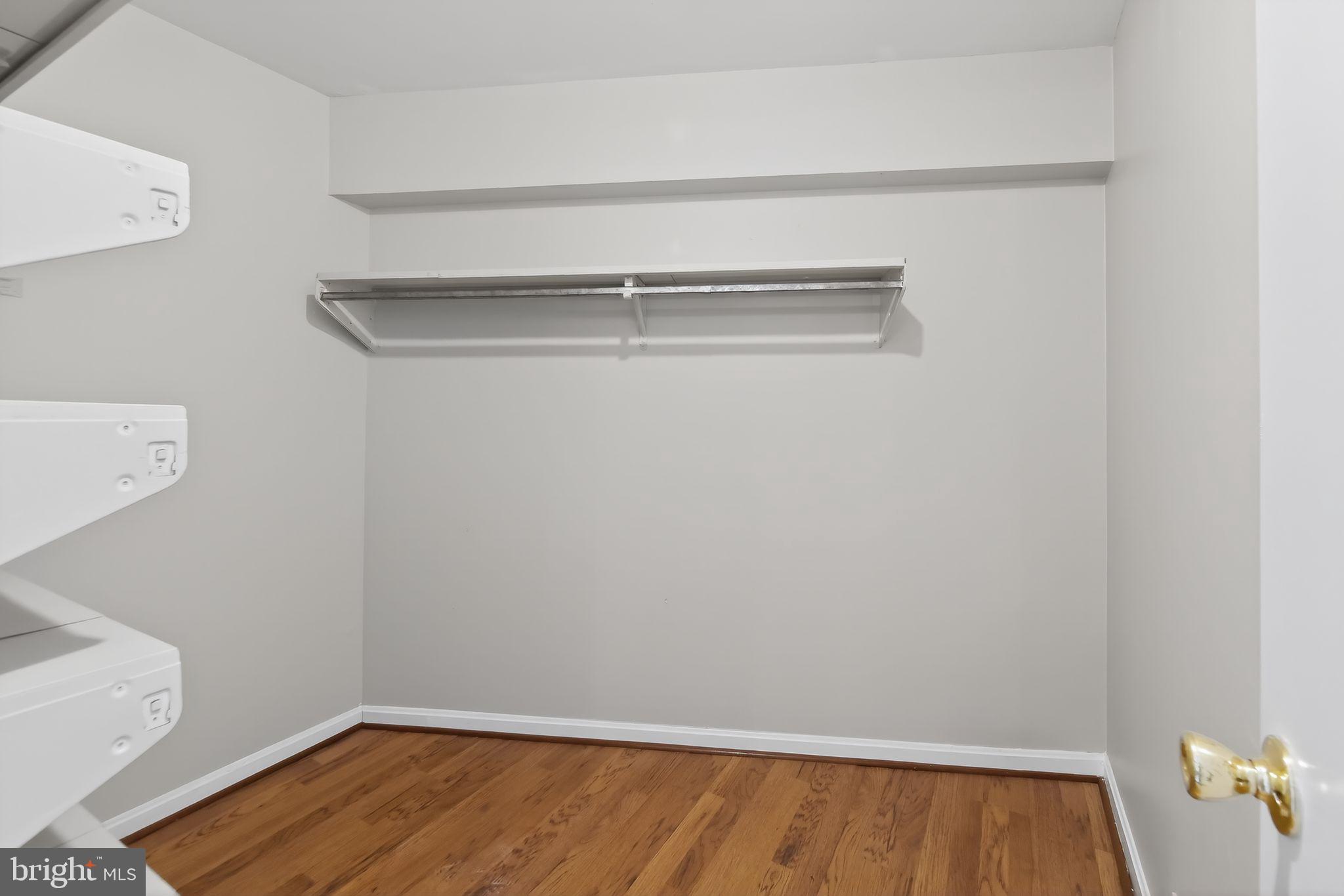 11186 Silentwood Lane Reston, VA 20191 - Photo 18 of 26