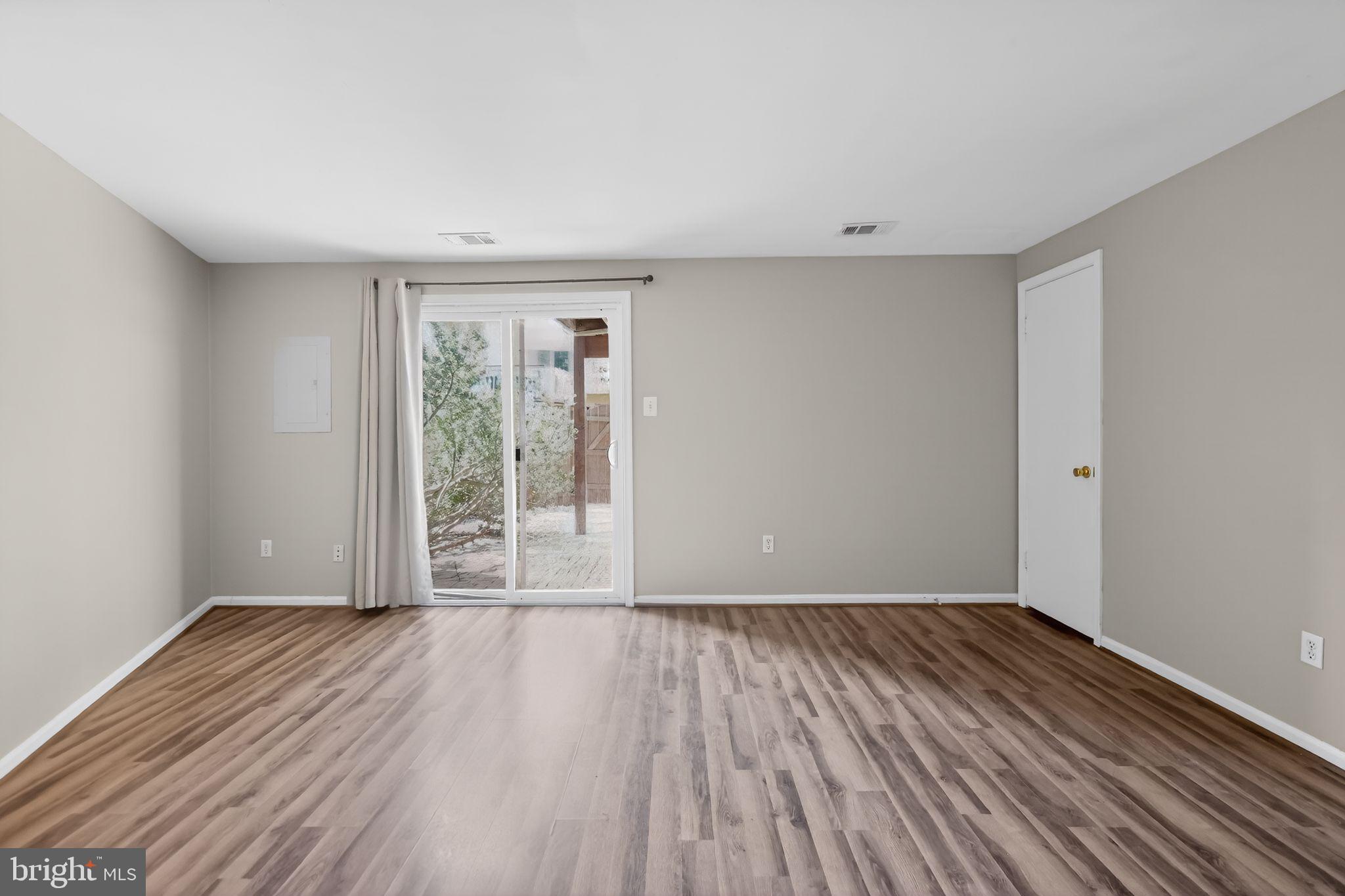 11186 Silentwood Lane Reston, VA 20191 - Photo 20 of 26