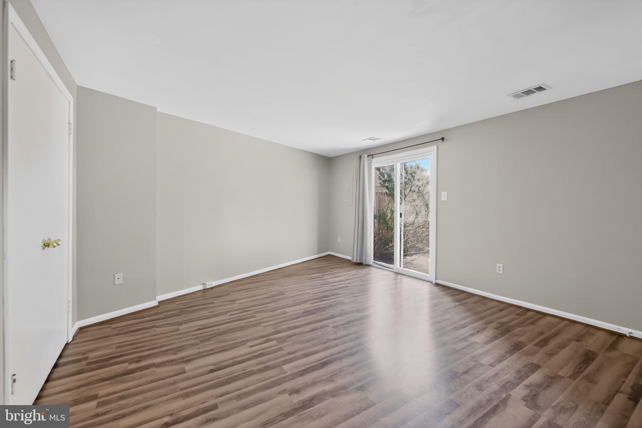 11186 Silentwood Lane Reston, VA 20191 - Photo 21 of 26