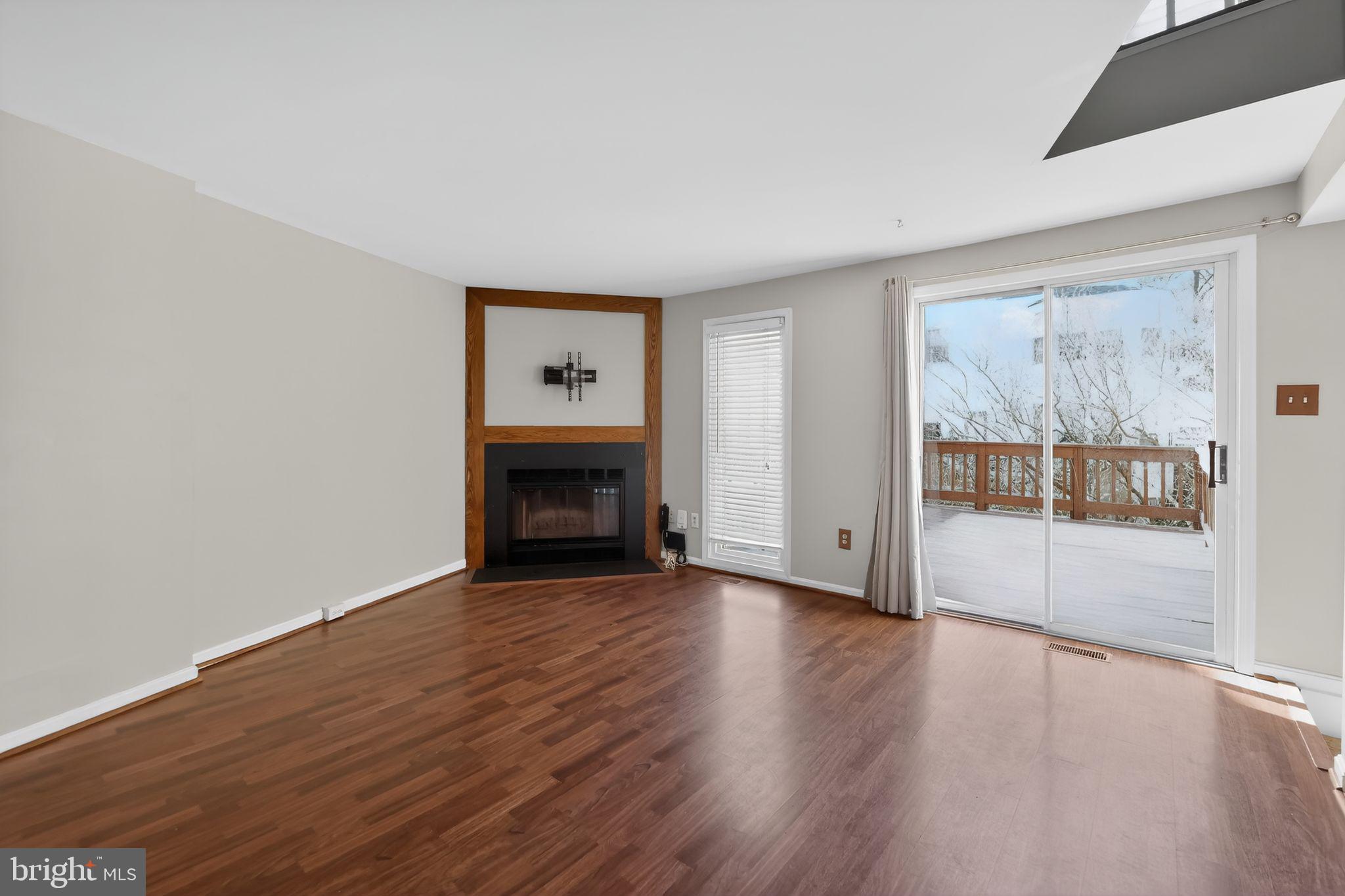 11186 Silentwood Lane Reston, VA 20191 - Photo 6 of 26