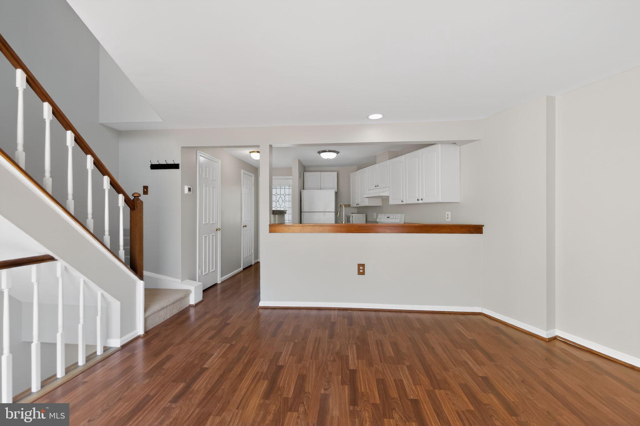 11186 Silentwood Lane Reston, VA 20191 - Photo 8 of 26