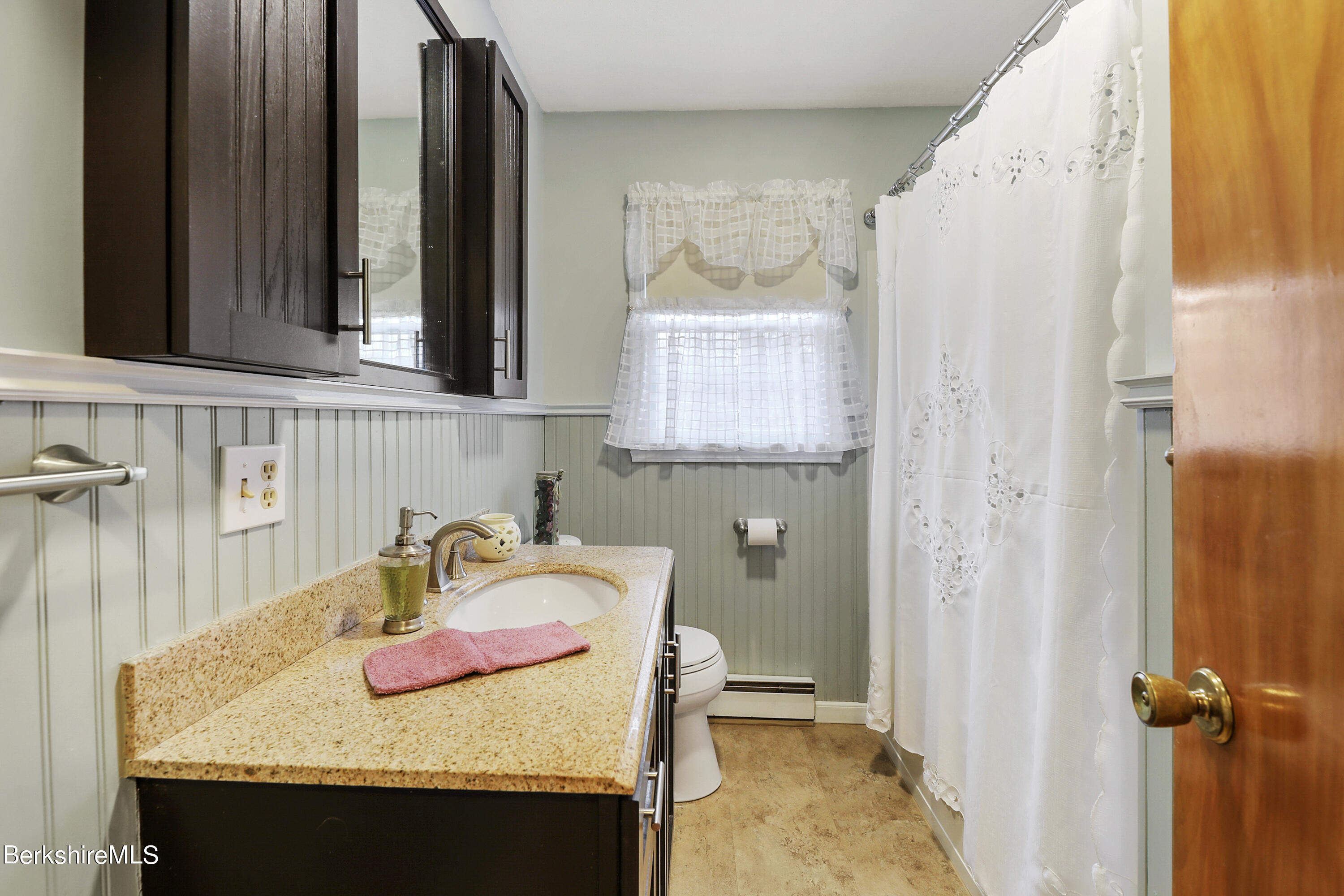 350 New Lenox Road Lenox, MA 01240 - Photo 14 of 23 350 New Lenox 15-Bathroom