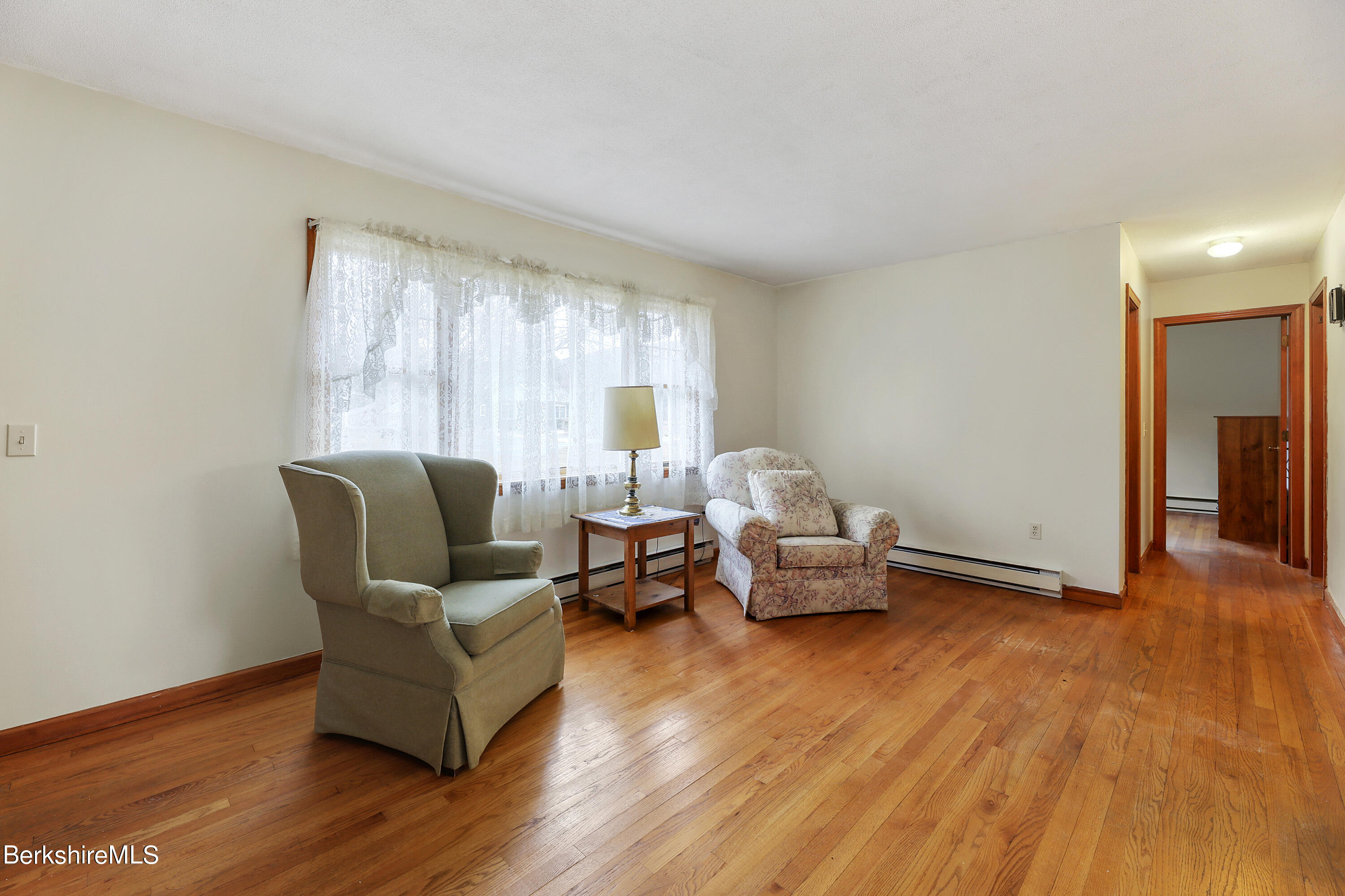 350 New Lenox Road Lenox, MA 01240 - Photo 4 of 23 350 New Lenox 5-Living-Room