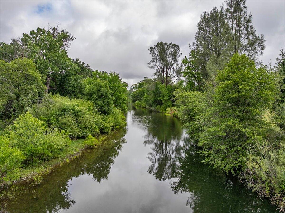 a view of a lake from a yard
