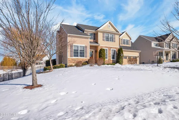 $779,900 | 4 Matthews Court, Colonie, NY 12047