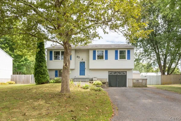 $215,940 | 93 Ripplebrook Lane, Manlius, NY 13116