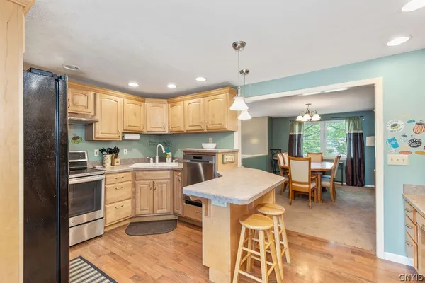 $215,940 | 93 Ripplebrook Lane, Manlius, NY 13116