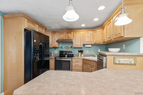 $215,940 | 93 Ripplebrook Lane, Manlius, NY 13116