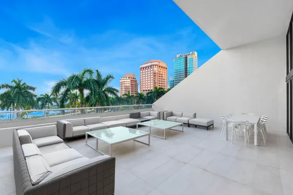 $6,950,000 | 529 South Flagler Drive, Unit TH3E, West Palm Beach, FL 33401