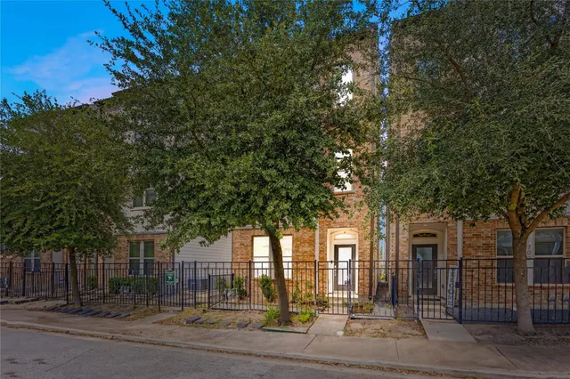 $2,400 | 707 Schwartz Street, Houston, TX 77020