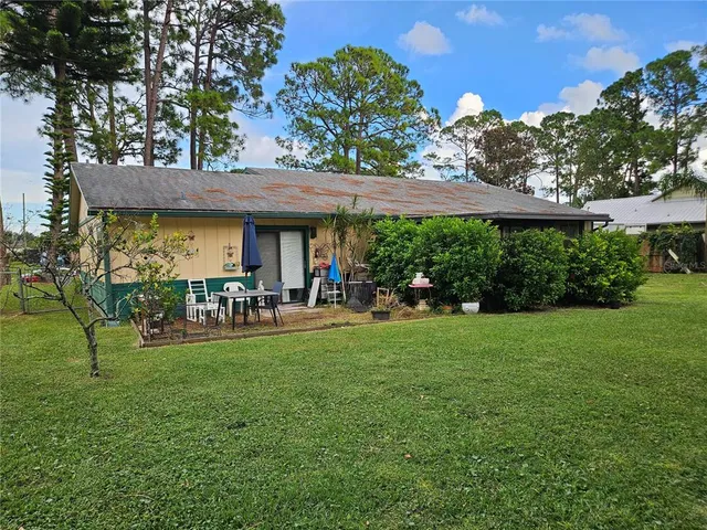 a view of outdoor space yard and patio