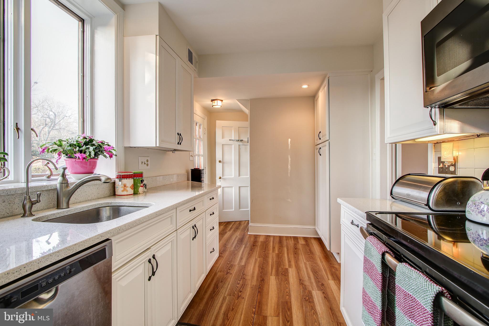 9418 Thornhill Road Silver Spring, MD 20901 - Photo 15 of 33