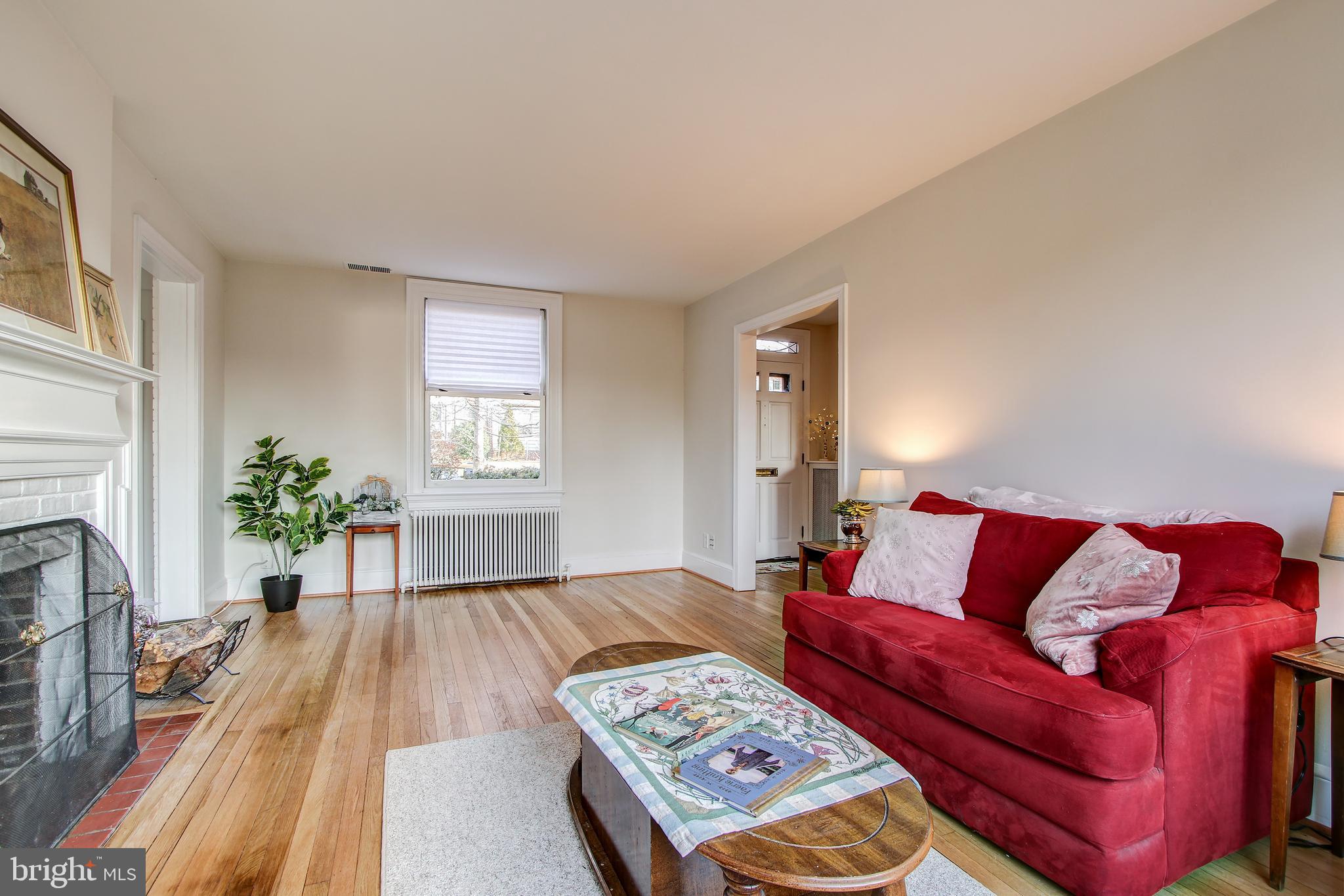 9418 Thornhill Road Silver Spring, MD 20901 - Photo 7 of 33