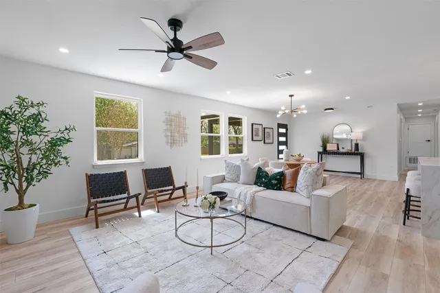 $3,100 | 5604 Overbrook Drive, Austin, TX 78723