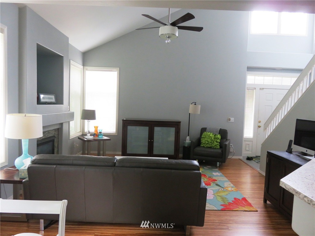 4809 Northeast 5th Street Renton, WA 98059 - Photo 4 of 19