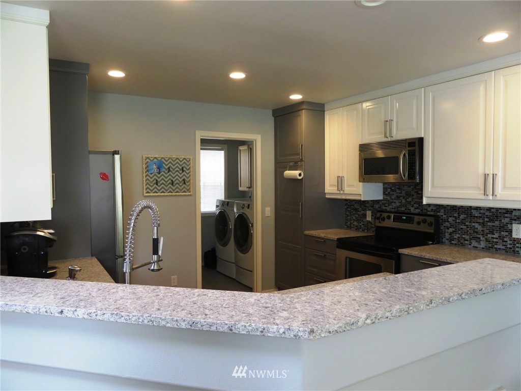 4809 Northeast 5th Street Renton, WA 98059 - Photo 5 of 19