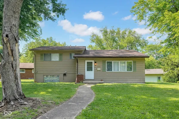 $275,000 | 3042 Fairlawn Drive, Columbus, IN 47203