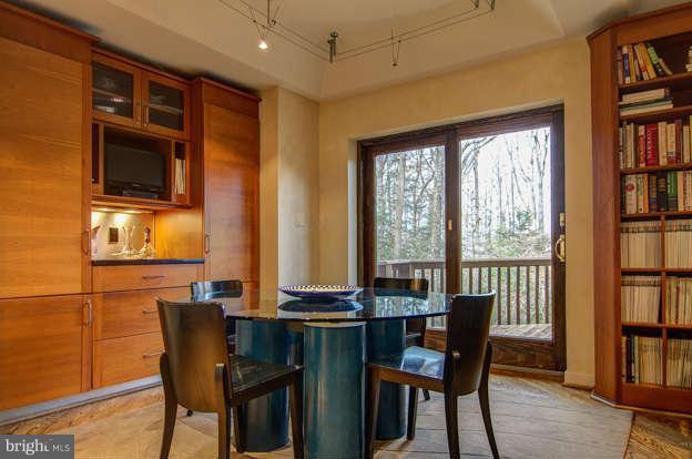 390 Forelands Road Annapolis, MD 21401 - Photo 4 of 27 Kitchen