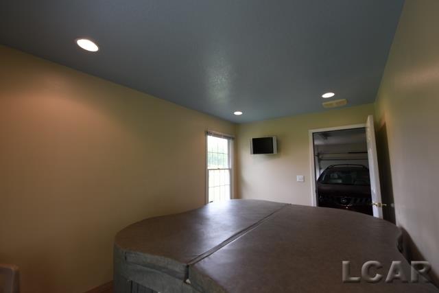 492 Wolf Ridge Court Adrian, MI 49221 - Photo 31 of 54 31292325-30.JPG