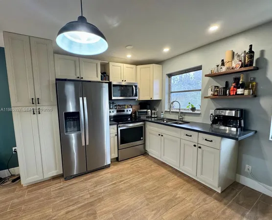 $1,800 | 2840 Taylor Street, Unit 28, Hollywood, FL 33020