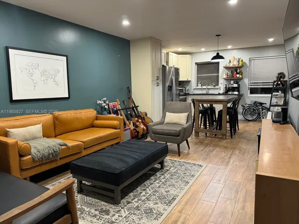 $1,800 | 2840 Taylor Street, Unit 28, Hollywood, FL 33020