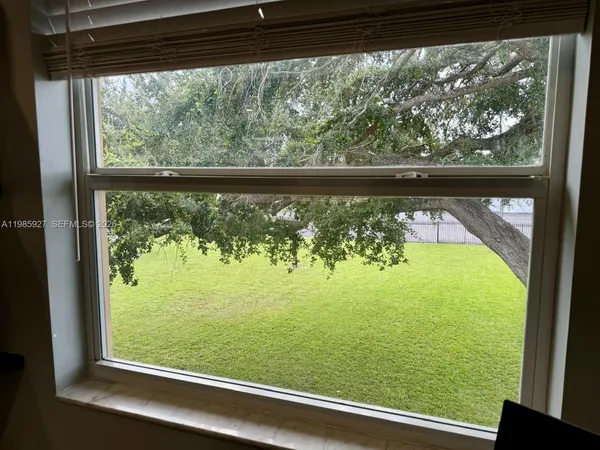 $1,800 | 2840 Taylor Street, Unit 28, Hollywood, FL 33020