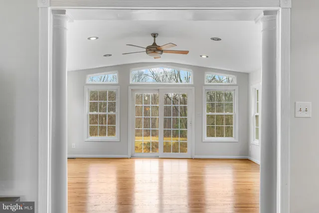 $950,000 | 6 Jonathans Court, Cockeysville, MD 21030