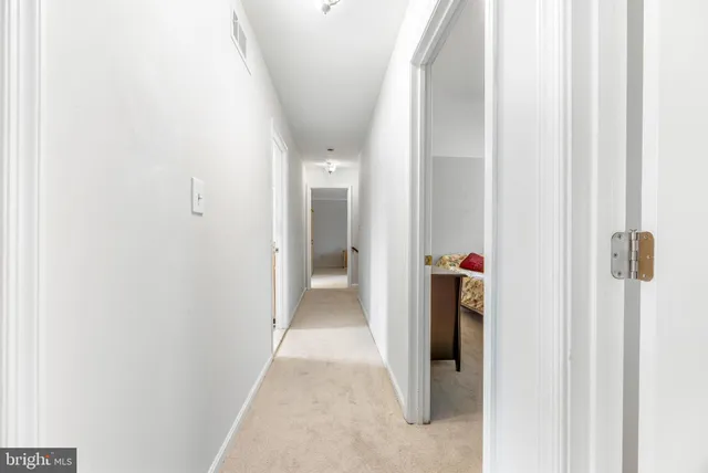 $950,000 | 6 Jonathans Court, Cockeysville, MD 21030