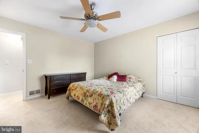 $950,000 | 6 Jonathans Court, Cockeysville, MD 21030