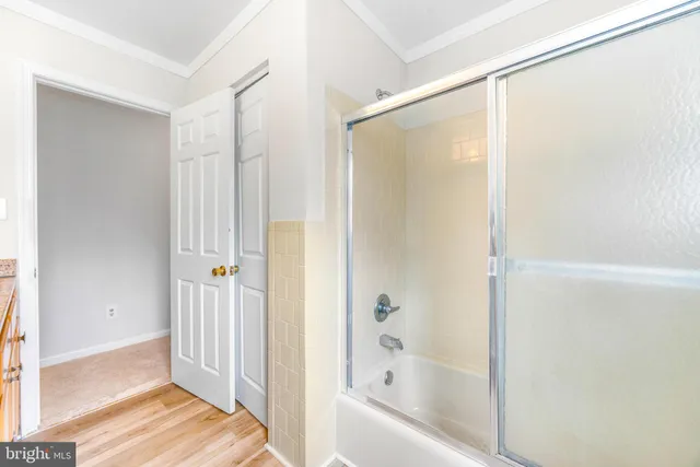 $950,000 | 6 Jonathans Court, Cockeysville, MD 21030