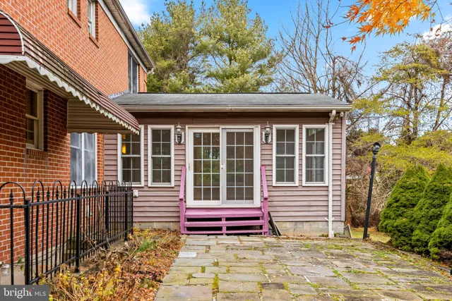 $950,000 | 6 Jonathans Court, Cockeysville, MD 21030