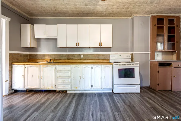 $299,000 | 17 Hawthorne Terrace, Torrington, CT 06790