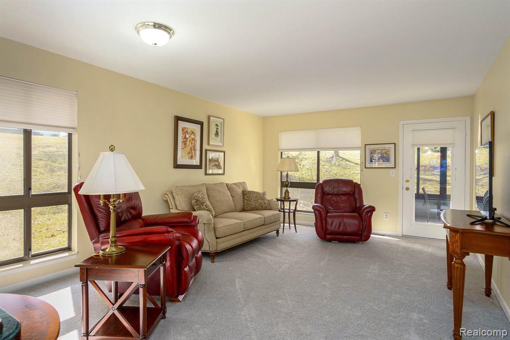 945 Wexford Way Rochester Hills, MI 48307 - Photo 10 of 26