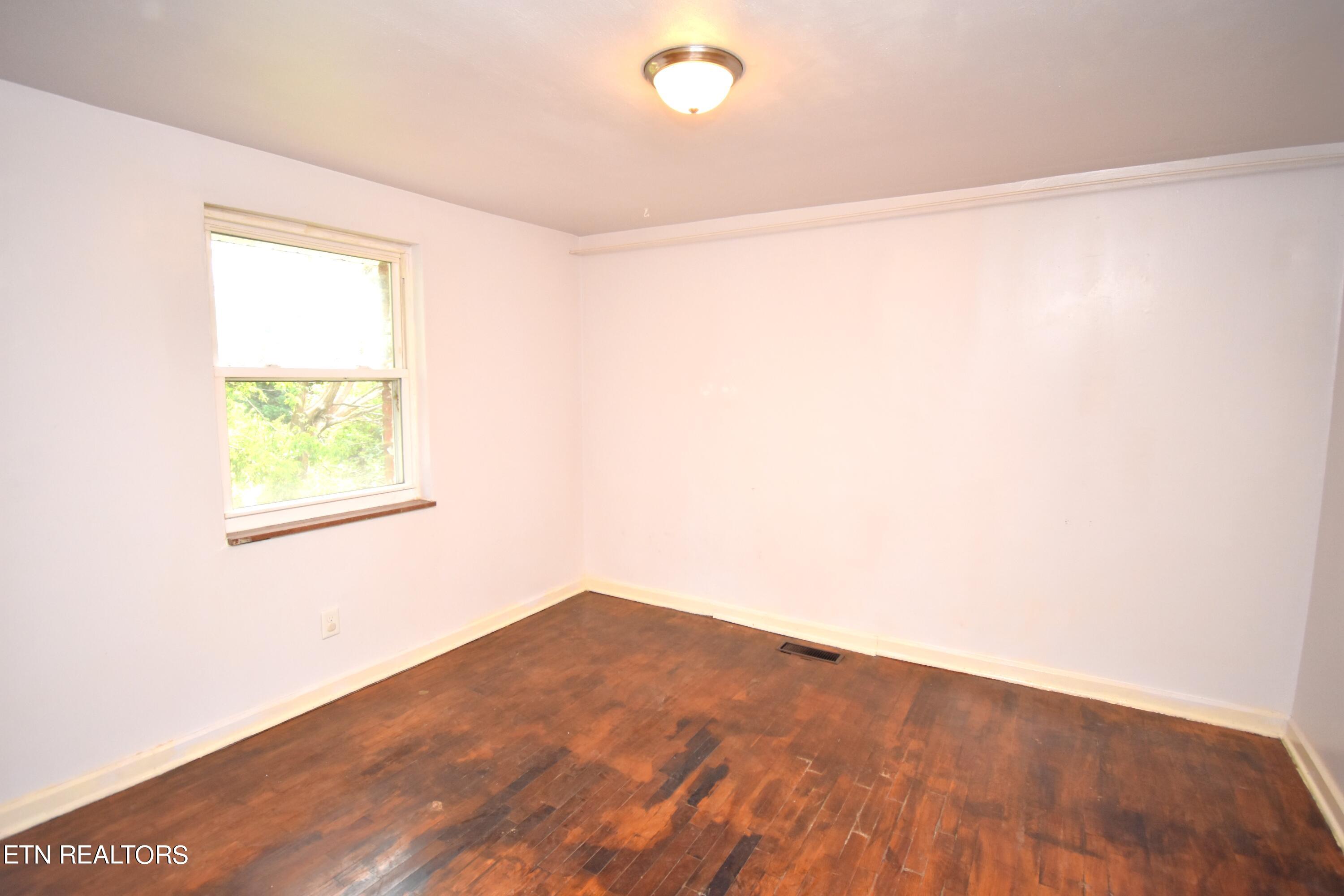 2260 Mentor Road Louisville, TN 37777 - Photo 8 of 13 DSC_0022