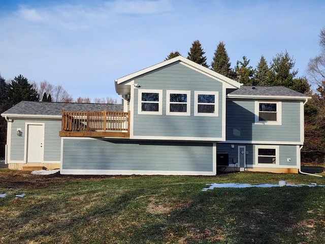 $459,900 | N9523 Sunset Drive, Troy, WI 53120