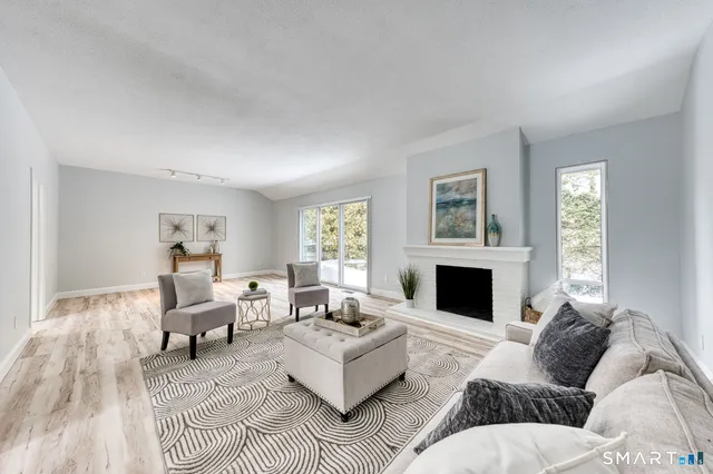 $359,900 | 170 Heritage Village, Unit B, Southbury, CT 06488