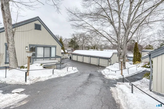 $359,900 | 170 Heritage Village, Unit B, Southbury, CT 06488