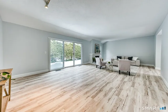 $359,900 | 170 Heritage Village, Unit B, Southbury, CT 06488