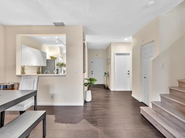 $4,000 | 20930 Vía Azalea, Unit 5, Boca Raton, FL 33428