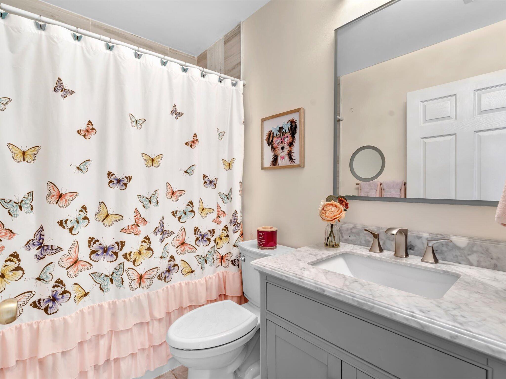 20930 Vía Azalea, Unit 5 Boca Raton, FL 33428 - Photo 26 of 37 Upstairs Bathroom
