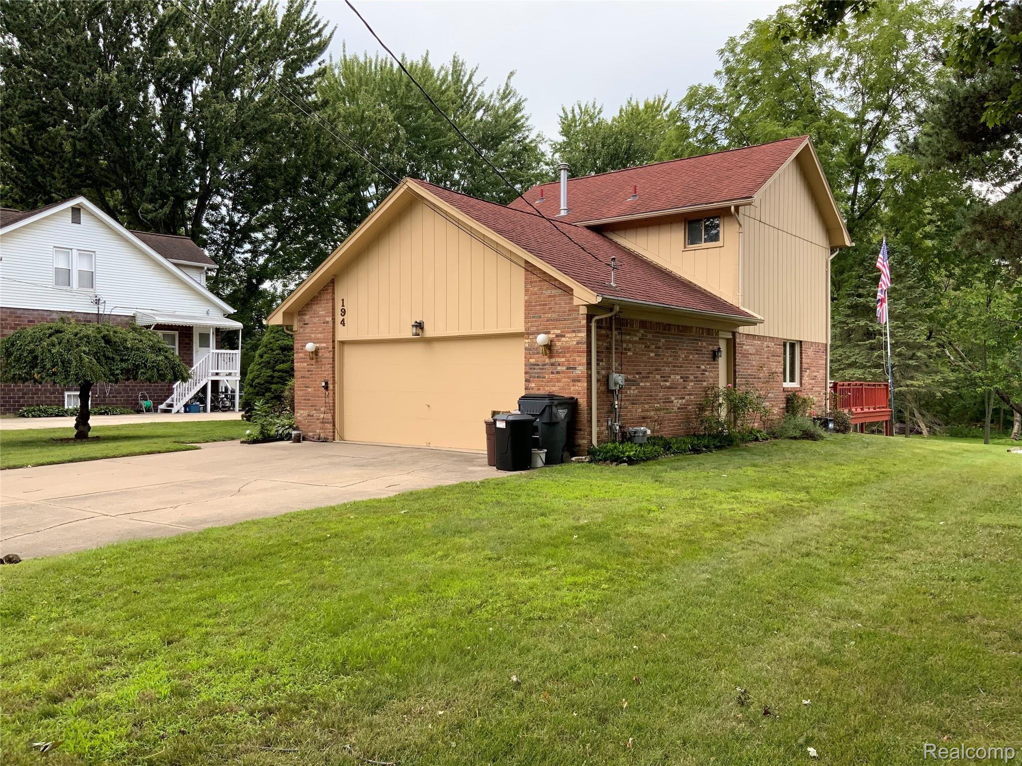 194 Riverside Drive Mount Clemens, MI 48043 - Photo 2 of 38 Photo Aug 16, 9 23 45 AM.jpg