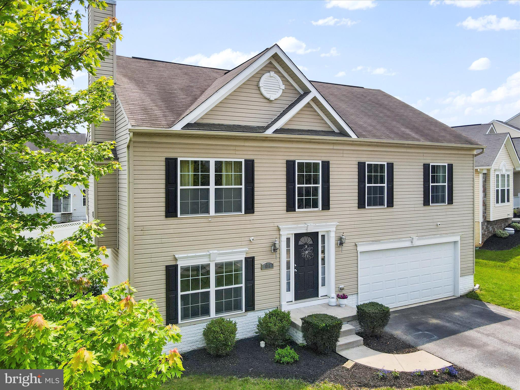 136 Mountain Laurel Boulevard Ranson, WV 25438 - Photo 3 of 45 Gallery Image 3