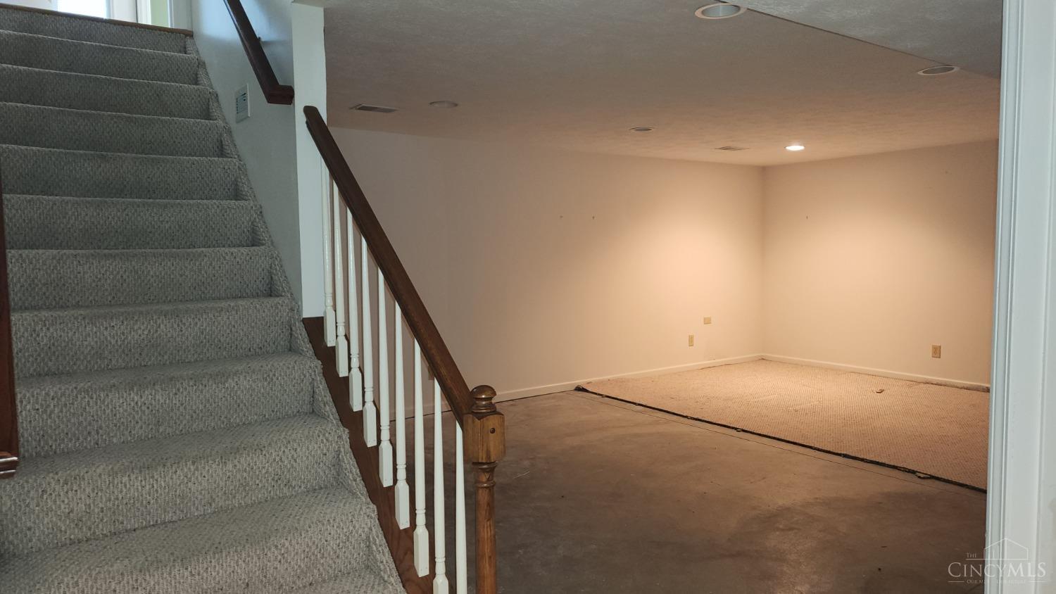 3677 Jessup Road Cincinnati, OH 45247 - Photo 11 of 23