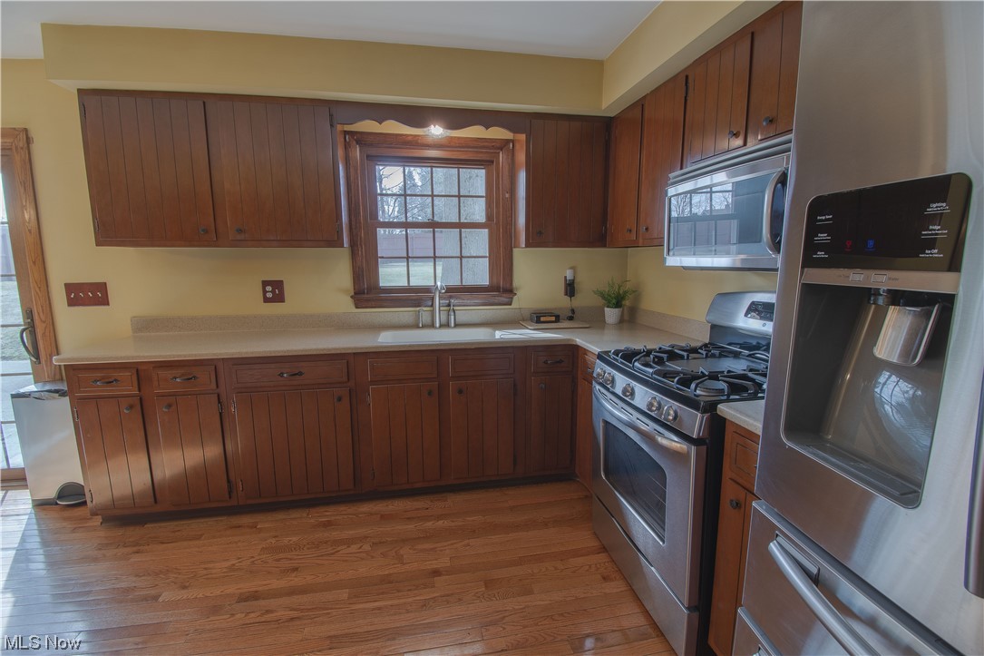 3142 Farmdale Road Akron, OH 44312 - Photo 9 of 22 The kitchen has stainless steel appliances.