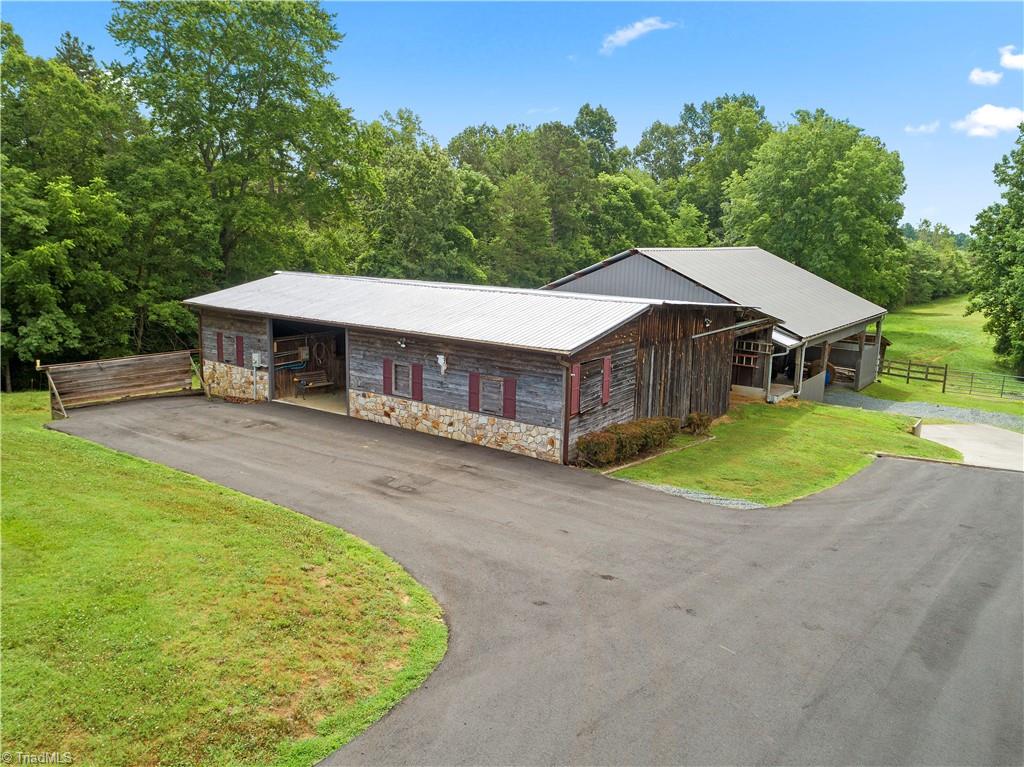 1260 Pink Smith Road Walnut Cove, NC 27052 - Photo 14 of 48 Gallery Image 14