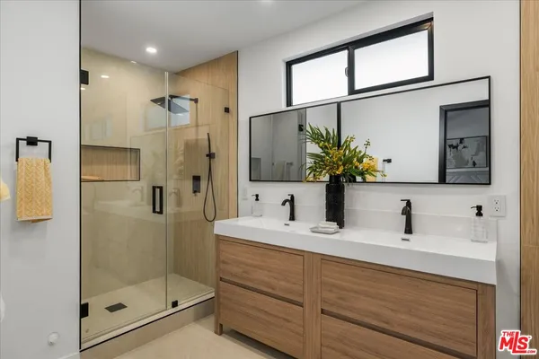 $2,499,999 | 3873 Royal Woods Drive, Sherman Oaks, CA 91403