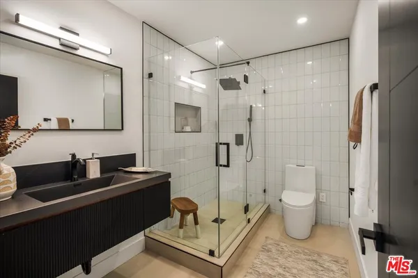 $2,499,999 | 3873 Royal Woods Drive, Sherman Oaks, CA 91403