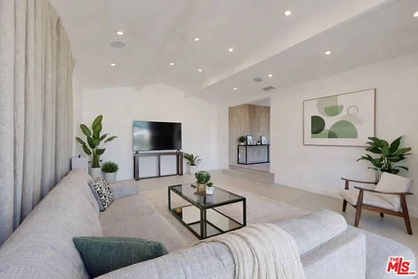 $2,499,999 | 3873 Royal Woods Drive, Sherman Oaks, CA 91403